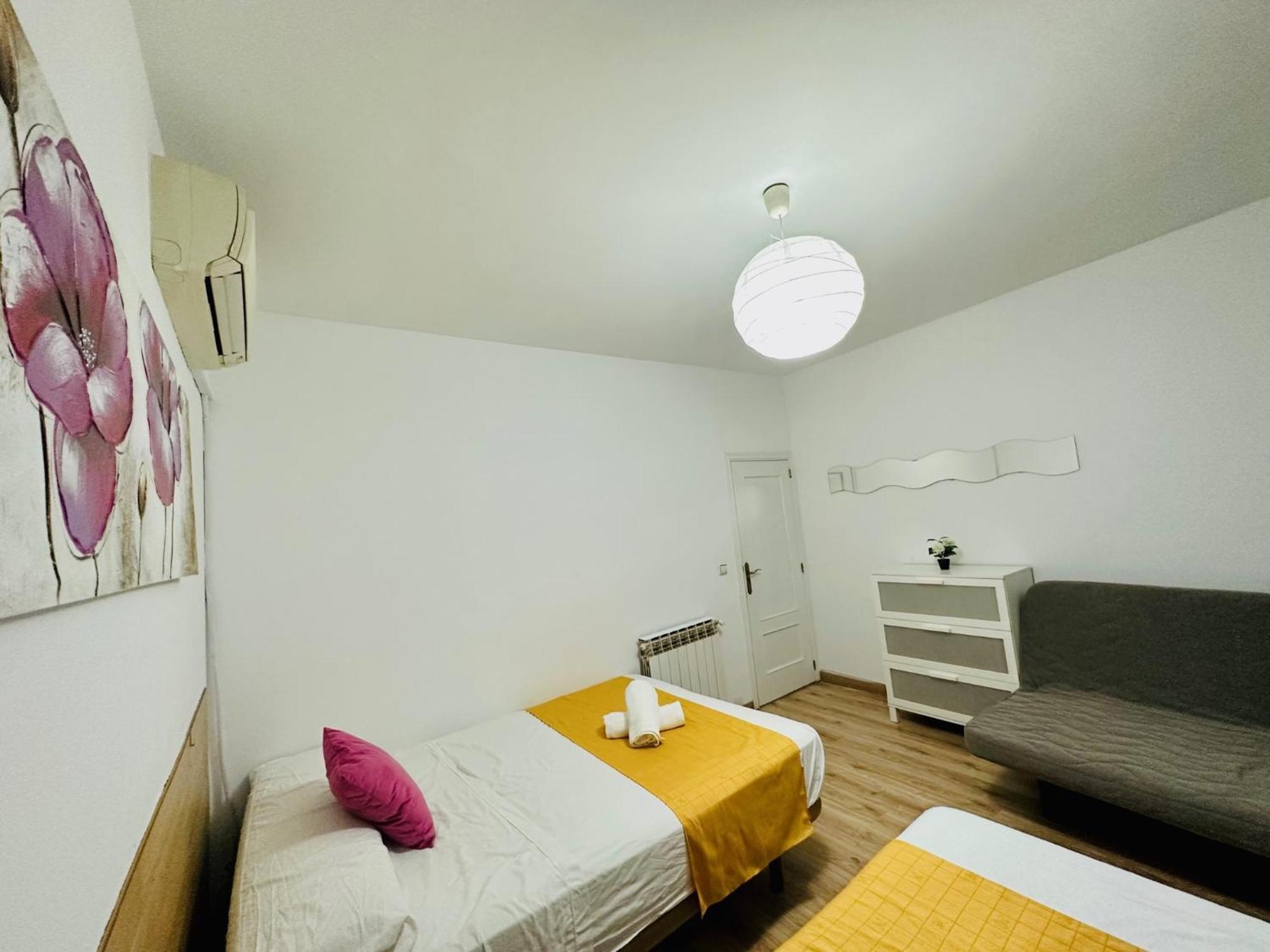 Punta Me Rooms In The Best Location Of Madrid Downtown Екстер'єр фото